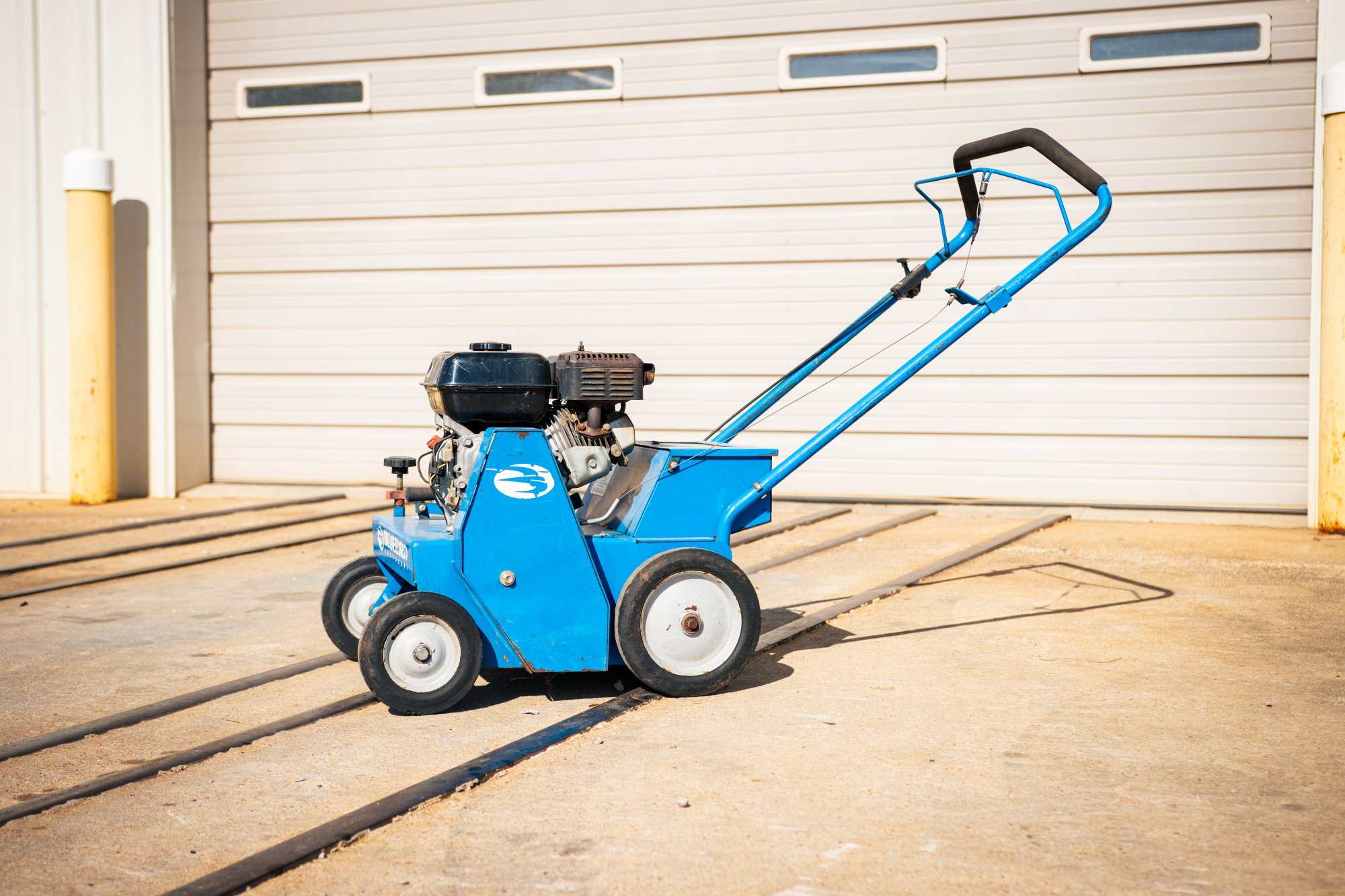 Bluebird Lawn Seeder