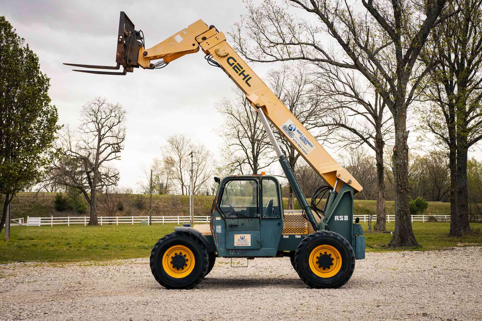 GEHL RS8-42 Long-Reach Telehandler (8,000 lb)