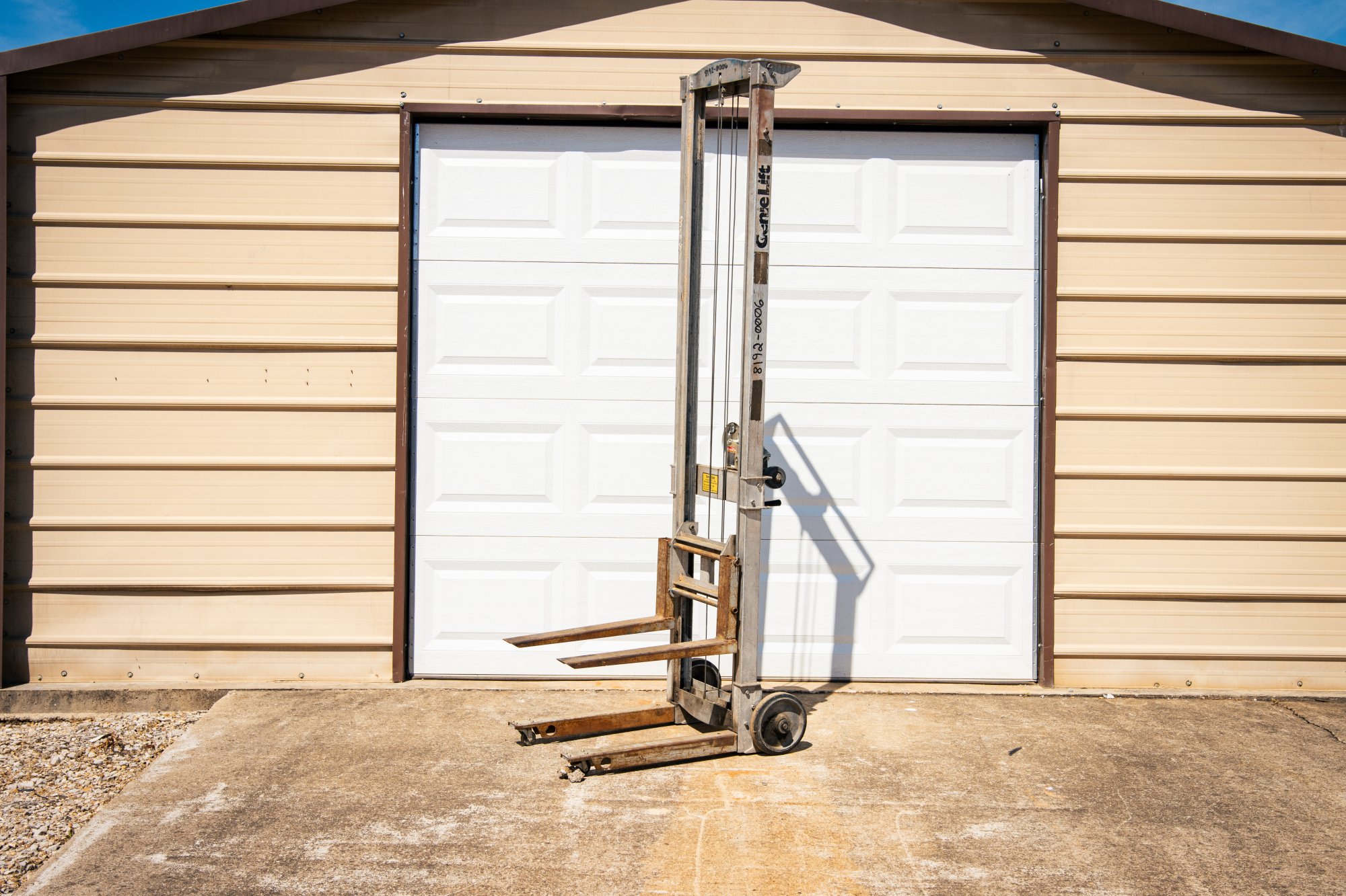 Genie Material Lift 12'