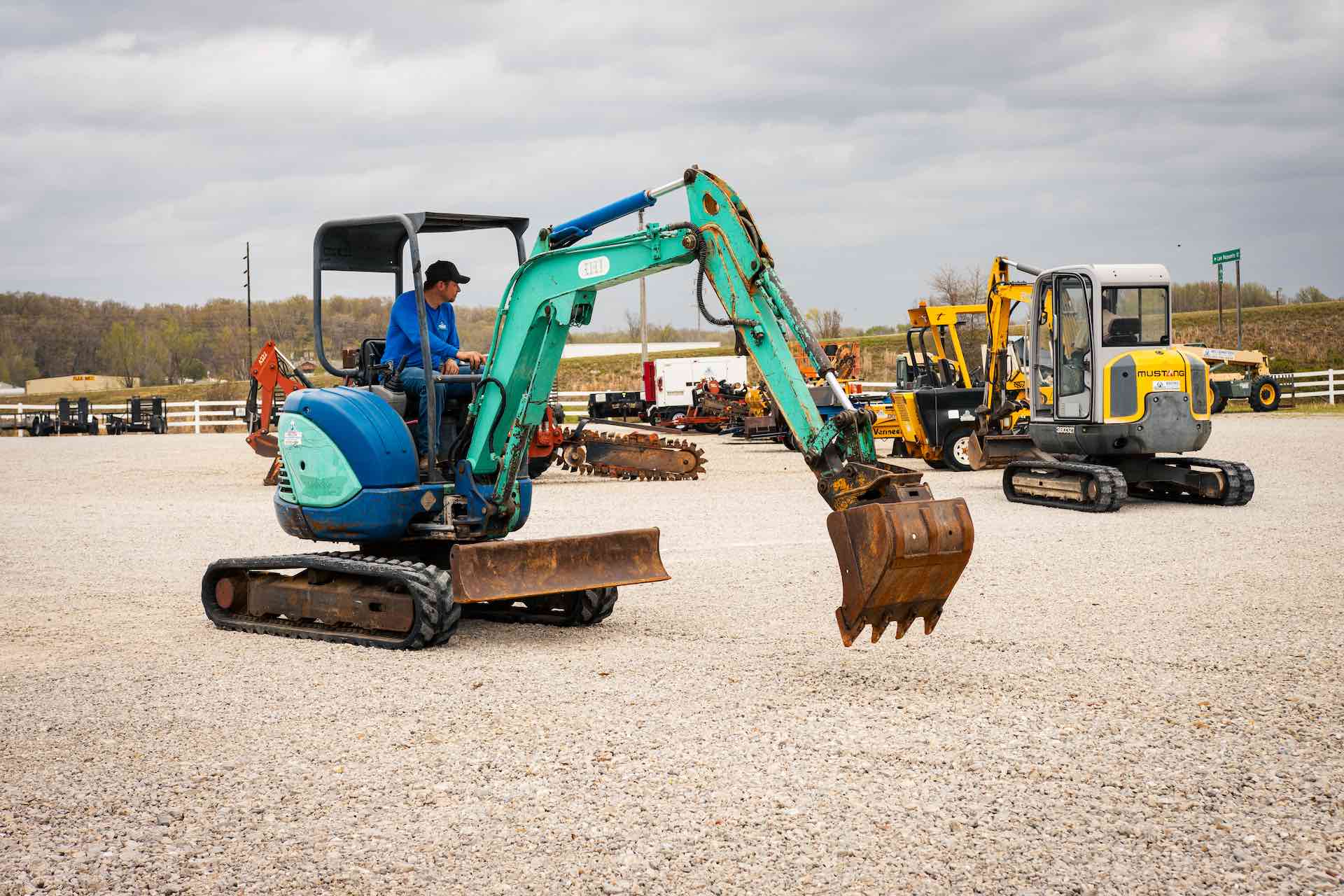 IHI-30NX-2 Mini-Excavator