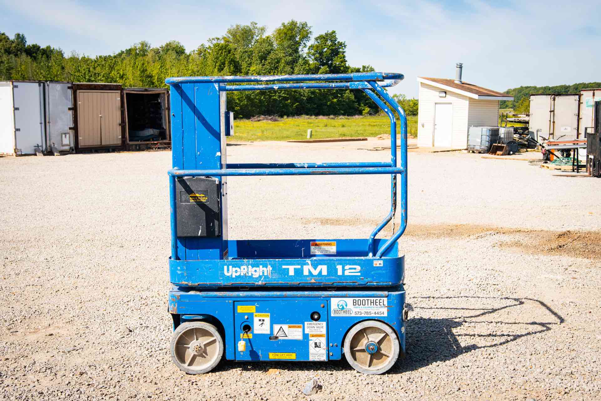 Upright TM12 Mast Lift (Electric)